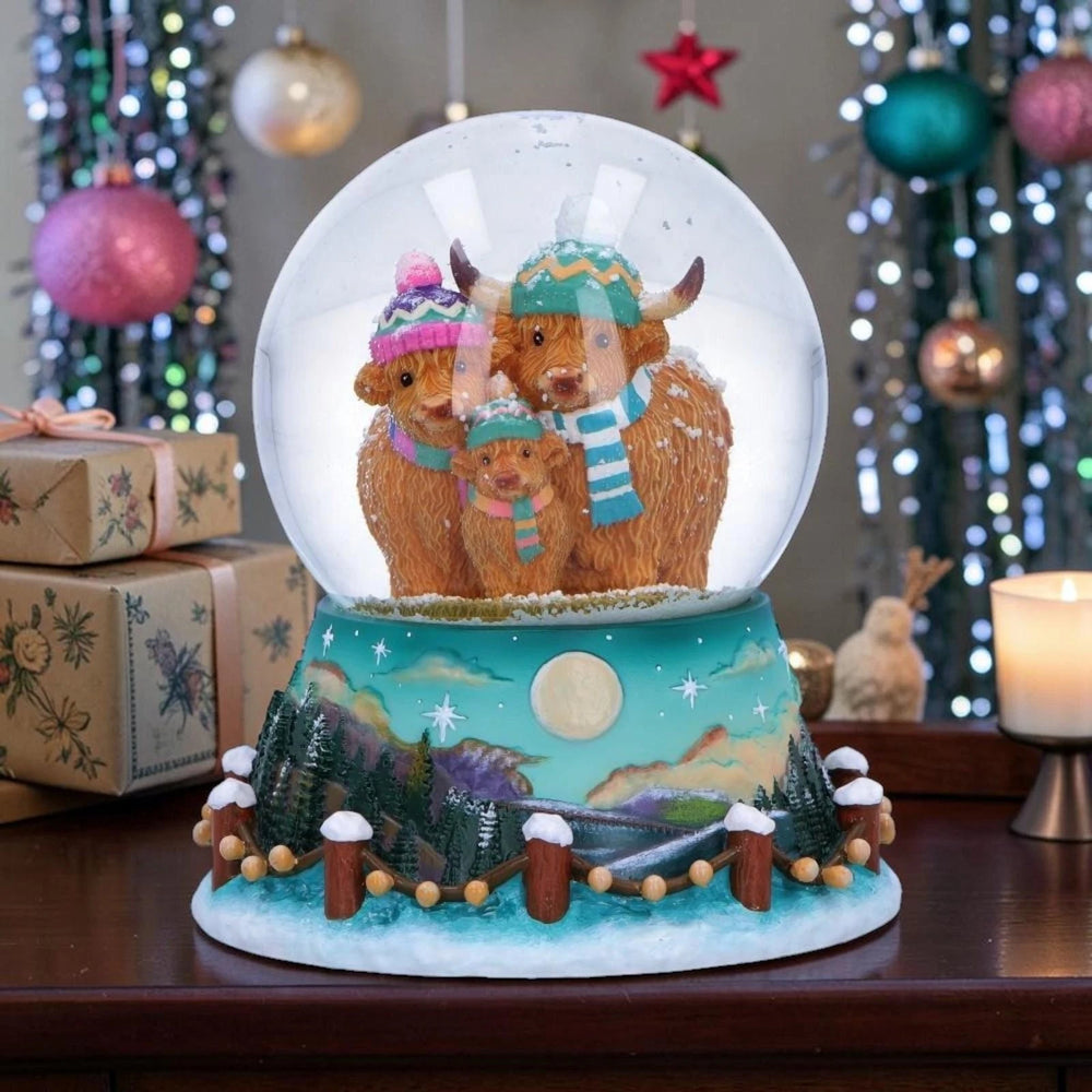 Winter Highland Cow Snow Globe 13.7cm