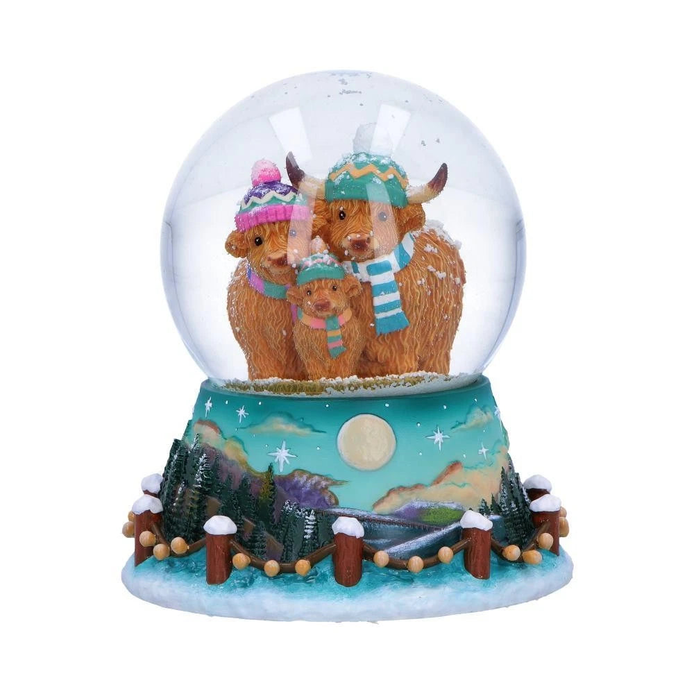 Winter Highland Cow Snow Globe 13.7cm